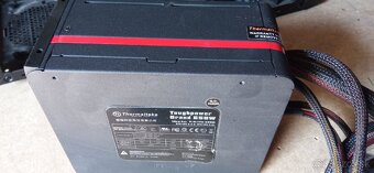 Thermaltake Toughpower Grand 650W semi-modularny pc zdroj - 3