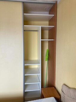 Predám ROZOBRANÚ vstavanú skriňu - 3