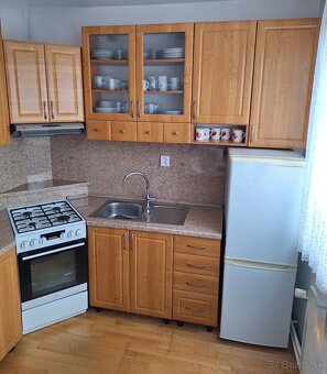 Kuchynská linka + veľká skrinka - 3