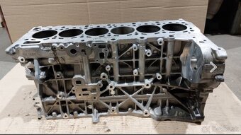 BMW Blok motora N57d30b - 3