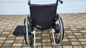 invalidny vozik 44cm + pridávne el, kolesa E-Motion - 3