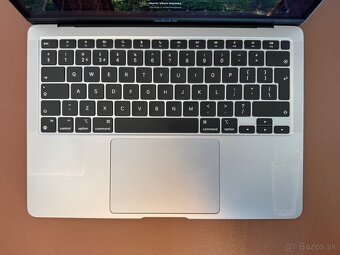 MacBook Air 13” M1 - 16GB RAM - 256GB - Gray - 3
