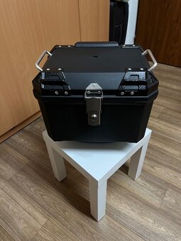 Predam Kufor na motorku 45l - 3