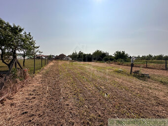 Pozemok s možnosťou výstavby – Nesvady, 1553 m² - 3