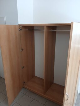 ŠATNÍKOVÁ SKRIŇA - 3