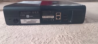 Rozpredám xbox360 slim E - 3