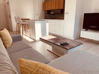 ++Luxusny 2i byt na pešej zóne vhodný aj na AirBnB++ - 3