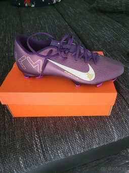 Nike - 3