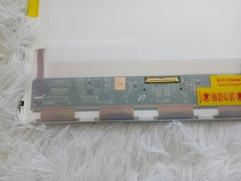 predám 17,3" LED display z notebooku , 40pin HD+ ,LTN173KT0 - 3
