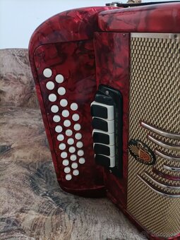 PREDÁM HELIGÓNKU - 3