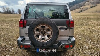 Nissan Terrano 2 - 3