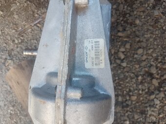 Motor a prevodovka z traktorovej kosačky - 3