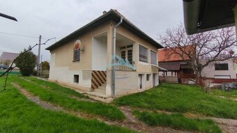 Rodinný dom s veľkým pozemkom (1572m2), Záhorce, okr. V. Krt - 3