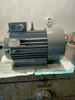 Predám elektrický motor 2,2kW - 3