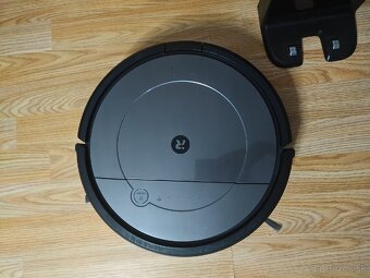 Funkčný robotický vysávač iRobot - 3