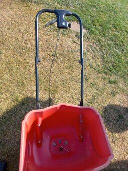 Predám vozík na rozsev hnojiva - 3