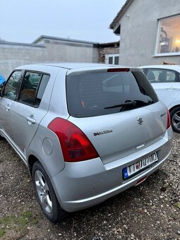 Suzuki Swift 1.3 benzín 67kw - 3