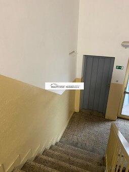 REZERVOVANÉ...  NA PREDAJ: 2 izbový byt Estónska - 3