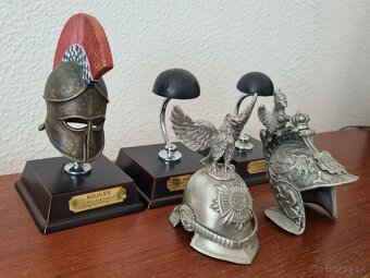Miniatúrne historické helmy a meče - 3