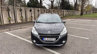 Peugeot 208 - 3