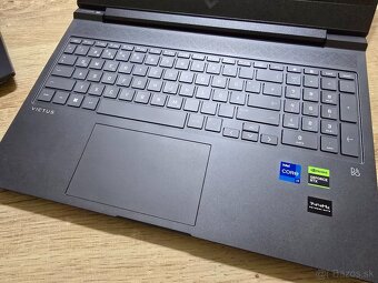Velky 16 palcovy HP Victus s RTX 4060 i7 procesorom 13 gener - 3