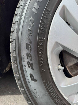 235/60r18 - 3