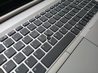 Hp elitebook 8570p , Intel(R) Core™i5 , 8gb ram ,ssd , RS232 - 3