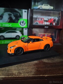 Nissan, Mazda modely - 3