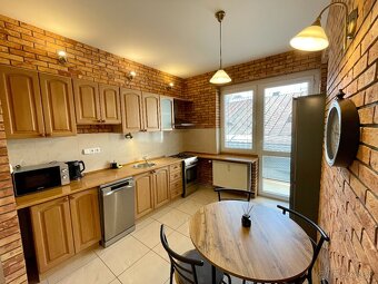 Prenájom veľký 2.izbový byt,2x balkón v centre mesta NR - 3