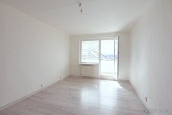 Na predaj kompletne zrekonštruovaná garsónka, Trenčín,balkón - 3