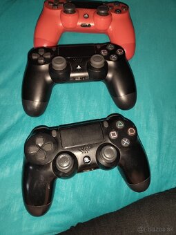 Predám PS4 slim 3 ovládače Aj HDMI kábel - 3