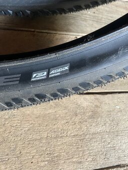 Plášte 27,5 Schwalbe Hurricane - 3