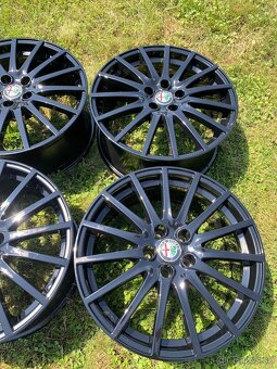 ALU KOLESÁ ALFA ROMEO BRERA 5X110 R18' - 3