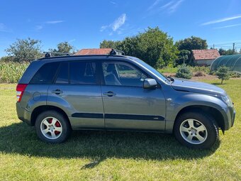 Suzuki Grand Vitara 2.0 benzín - 3