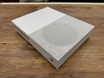 Herná konzola Xbox One S 1TB - 3