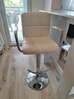 Bárovy stol a stolička - 3