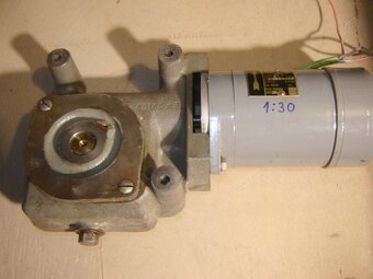 Motorček s prevodovkou - 3