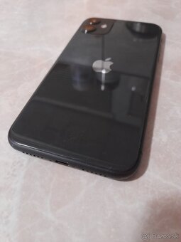 iPhone 11 / 64GB Black - 3