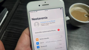 Apple iPhone 8 - na diely, alebo opravu - 3