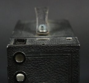 Predám starožitný fotoaparát Box Tengor Zeiss Ikon - 3