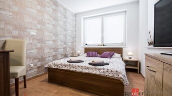 BEŠEŇOVÁ / Predaj apartmánového domu / 2 samostatné jednotky - 3