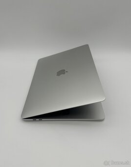 MacBook Pro 13" 2020 8/256GB Silver (100% Batéria) + ZÁRUKA - 3