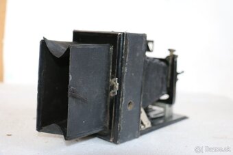 Starý mechový fotoaparát - 3