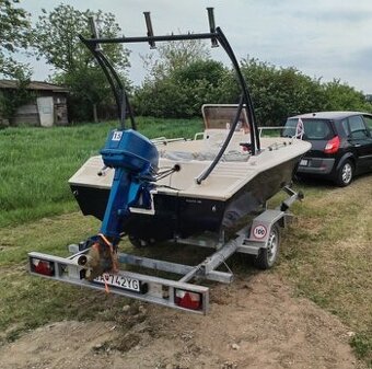 Predám motorový čln s privesom - 3