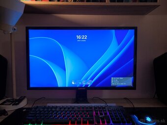 27" Samsung 4K monitor - 3