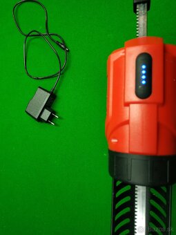 Akumulátorová pištoľ na tmely - 3