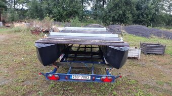 Hausbót si postavte na katamaránu - 3