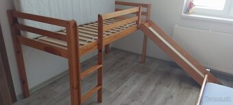 Detská vyvýšená posteľ so šmýkalkou - 3