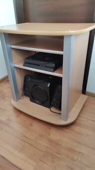 Stolík pod TV - 3