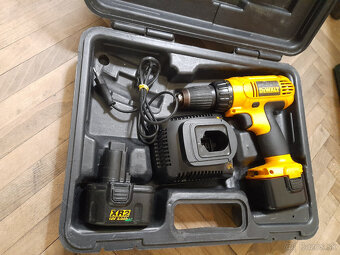 Predam Dewalt DC 727 - 3